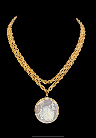 Vintage Victorian Cameo Locket￼